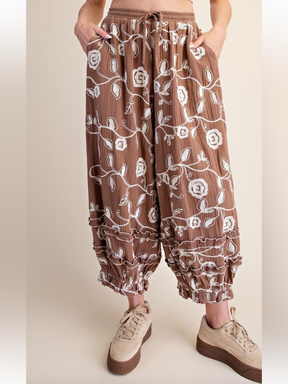 487 ❤️ easel EMBROIDERY DETAILING COTTON GAUAZE
PANTS